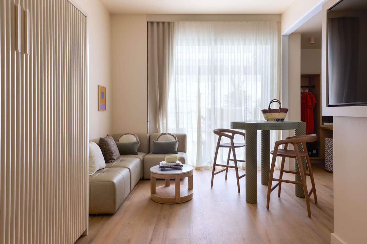 Room, Poolside (All Access) | Hypo-allergenic bedding available, pillowtop beds, minibar, in-room safe