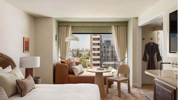 General Admission Super King | Hypo-allergenic bedding, pillowtop beds, minibar, in-room safe