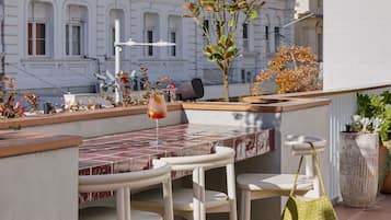 2 bares, bar en la azotea