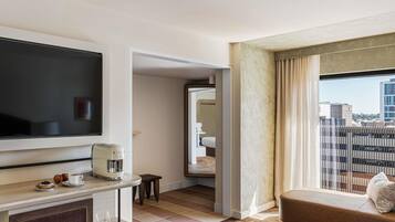 Hypo-allergenic bedding, pillow-top beds, minibar, in-room safe