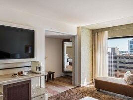 Hypo-allergenic bedding, pillowtop beds, minibar, in-room safe