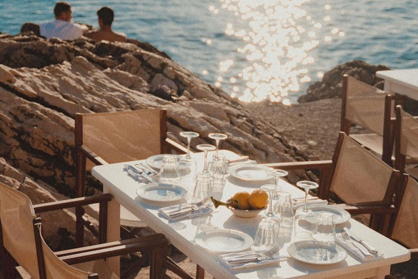 Servizio di colazione, pranzo e cena