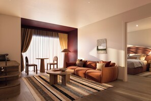 Platinum Suite | Minibar, in-room safe, free WiFi, bed sheets - Hyde Perth (Perth)