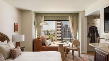 General Admission Super King | Hypo-allergenic bedding, pillowtop beds, minibar, in-room safe