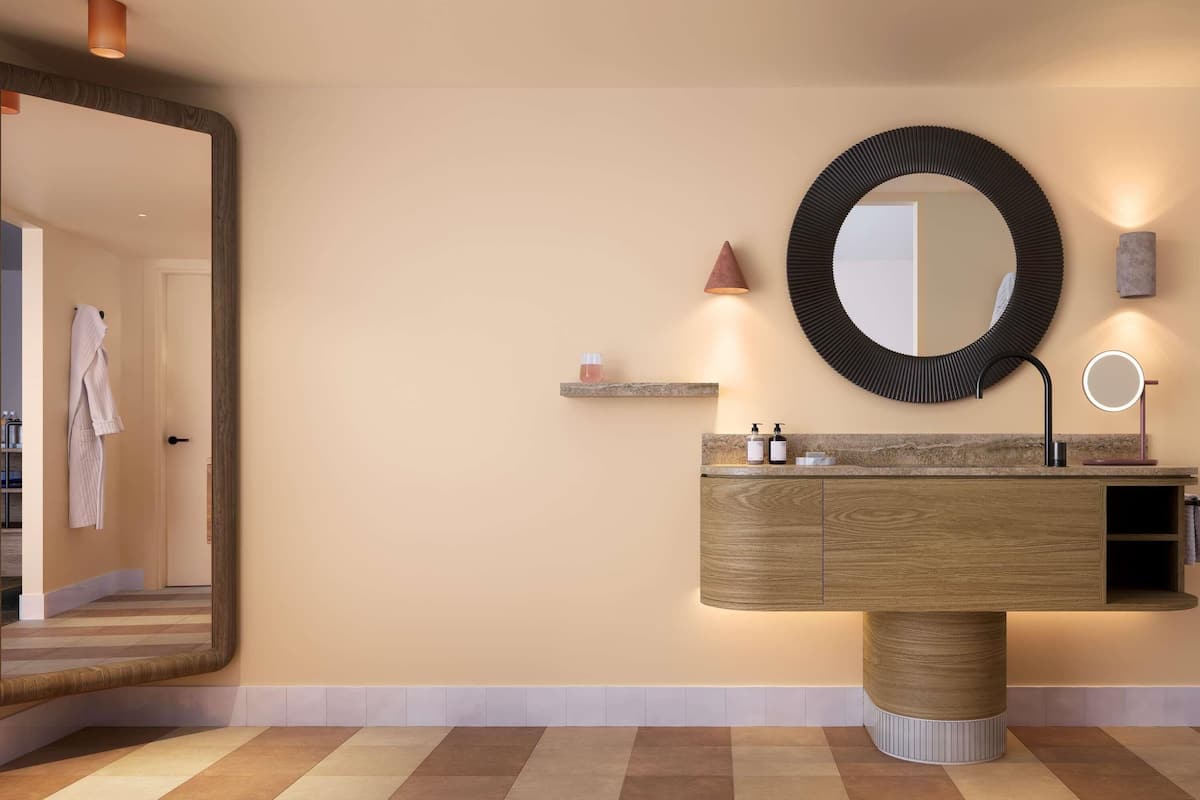 Roupas de cama antialérgicas, camas com colchões pillow-top, frigobar