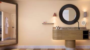 Minibar, in-room safe, free WiFi