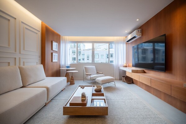 Apartment | Living area - Leblon | Recém reformado, 3 quartos, a 4min da Praia - por Casapē Rio (Rio de Janeiro)