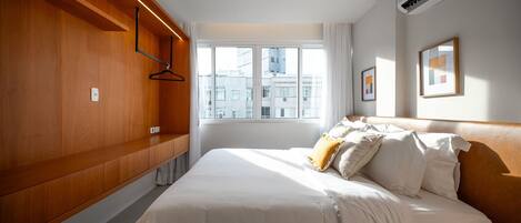 Apartment | In-room safe, blackout drapes, free WiFi