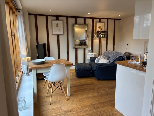 Gosfield Cartlodge Retreat