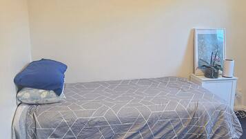 1 bedroom, iron/ironing board, free WiFi