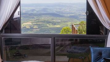 Chalé família, sacada, vista para a cidade | Wi-Fi de cortesia