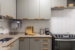 Apartment | Private kitchen - Leblon | 5min da Praia, localização central - por Casapē Rio (Rio de Janeiro)