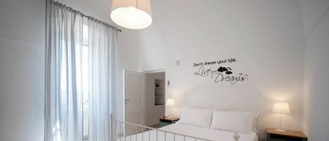 Comfort Condo, Courtyard View