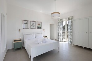 Deluxe House | Premium bedding, down comforters, in-room safe, desk - PORTA SUGLI ULIVI (Monopoli)