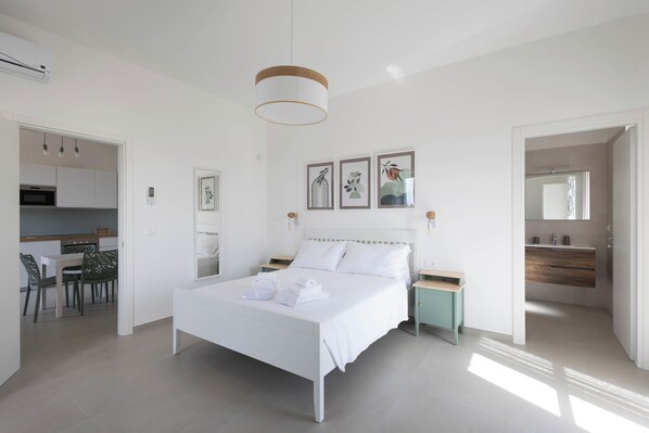 Deluxe House | Premium bedding, down comforters, in-room safe, desk - PORTA SUGLI ULIVI (Monopoli)