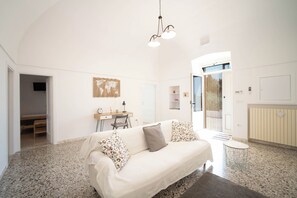 Comfort Condo, Courtyard View | Living area | 48-inch flat-screen TV with digital channels, TV, toys - PORTA SUGLI ULIVI (Monopoli)