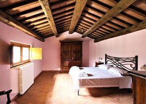 3 Schlafzimmer, Schreibtisch, WLAN, Bettwäsche