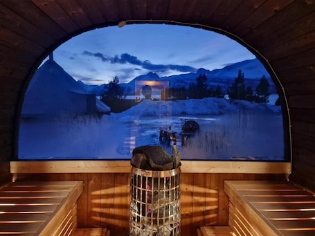 Exterior. Lyngenfjord Hotel