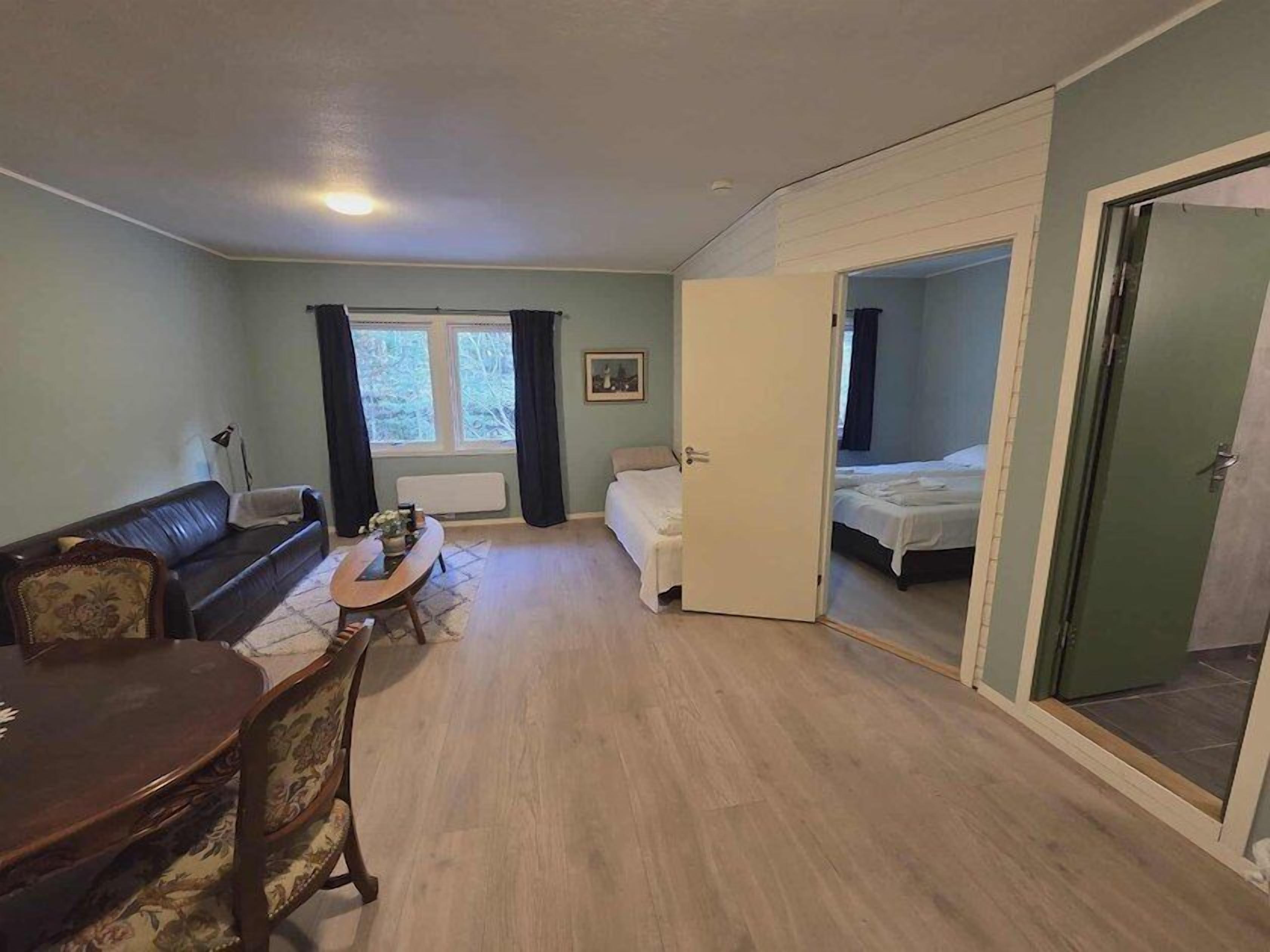 Suite, balcón, vistas parciales al mar | Wifi gratis