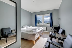 Camera doppia, vista mare parziale | Wi-Fi gratuito