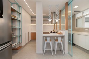 Apartment | Private kitchen - Leblon | 5min da Praia, recém reformado e amplo comércio local - por Casapē Rio (Rio de Janeiro)