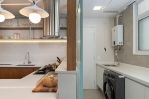 Apartment | Private kitchen - Leblon | 5min da Praia, recém reformado e amplo comércio local - por Casapē Rio (Rio de Janeiro)
