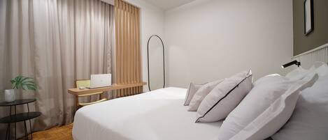 Apartment | In-room safe, blackout drapes, iron/ironing board, free WiFi