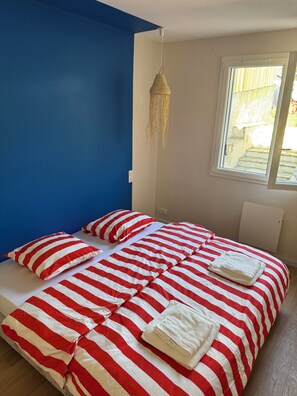 1 bedroom, iron/ironing board, travel crib, bed sheets - RENTAL HOUSE 1 BEDROOM FULL CENTER OF PORNIC (Pornic)