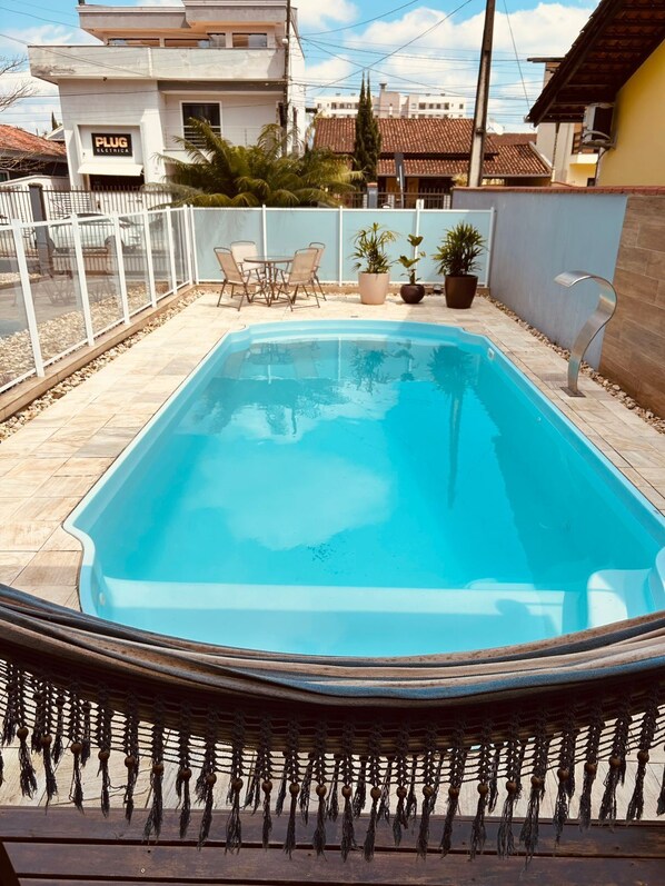 حمّام سباحة خارجي