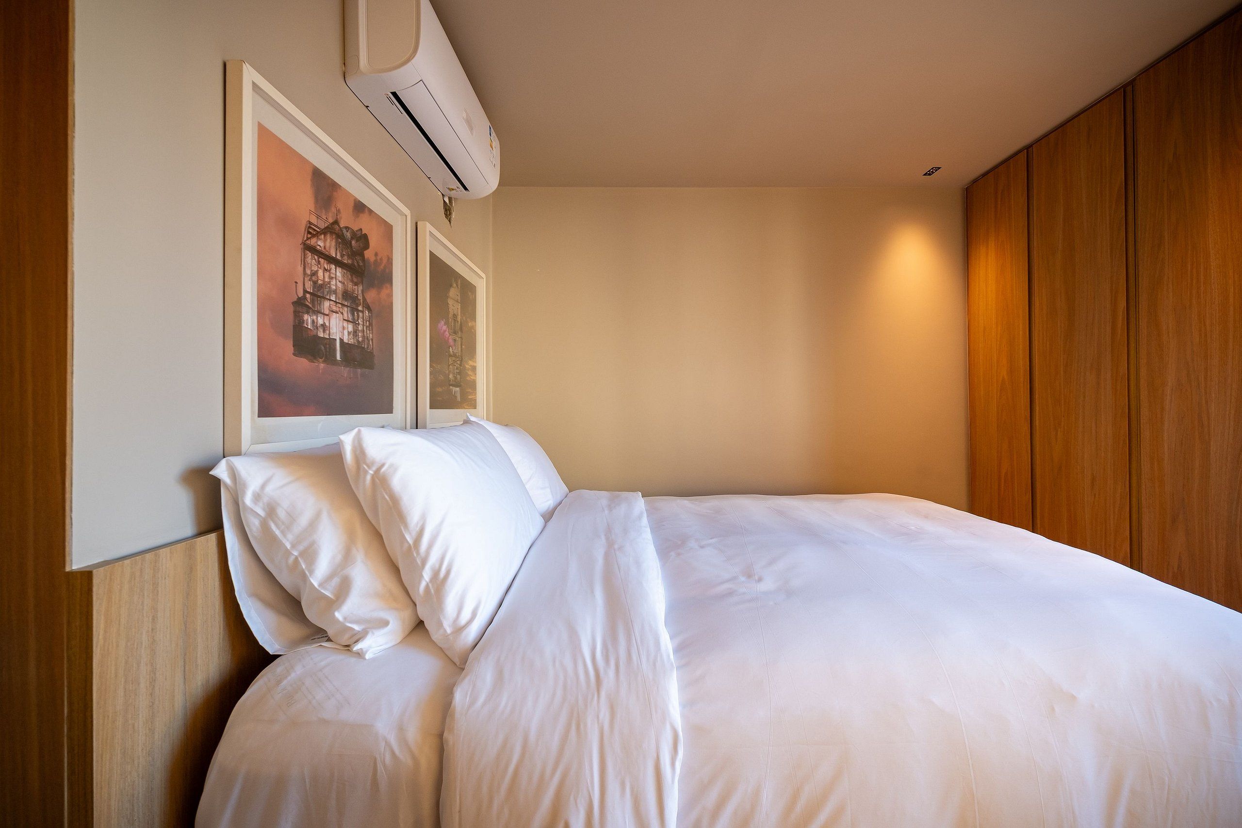 Signature Apartment | Blackout drapes, iron/ironing board, WiFi (free)