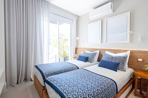 Apartment | In-room safe, iron/ironing board, free WiFi