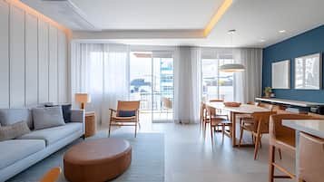 Apartment | Living area | Flat-screen TV