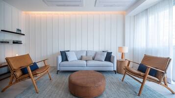 Apartment | Living area | Flat-screen TV