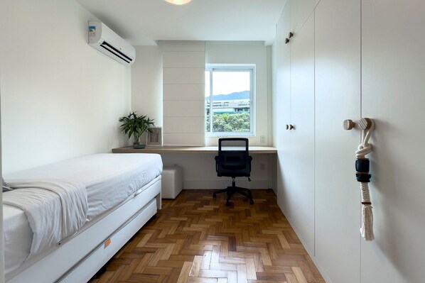 Apartment | In-room safe, blackout drapes, iron/ironing board, free WiFi