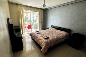 1 soverom, strykejern/-brett, internettilgang og sengetøy