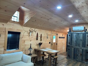 المنشأة من الداخل