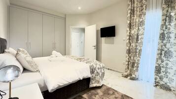 Desk, free WiFi, bed sheets