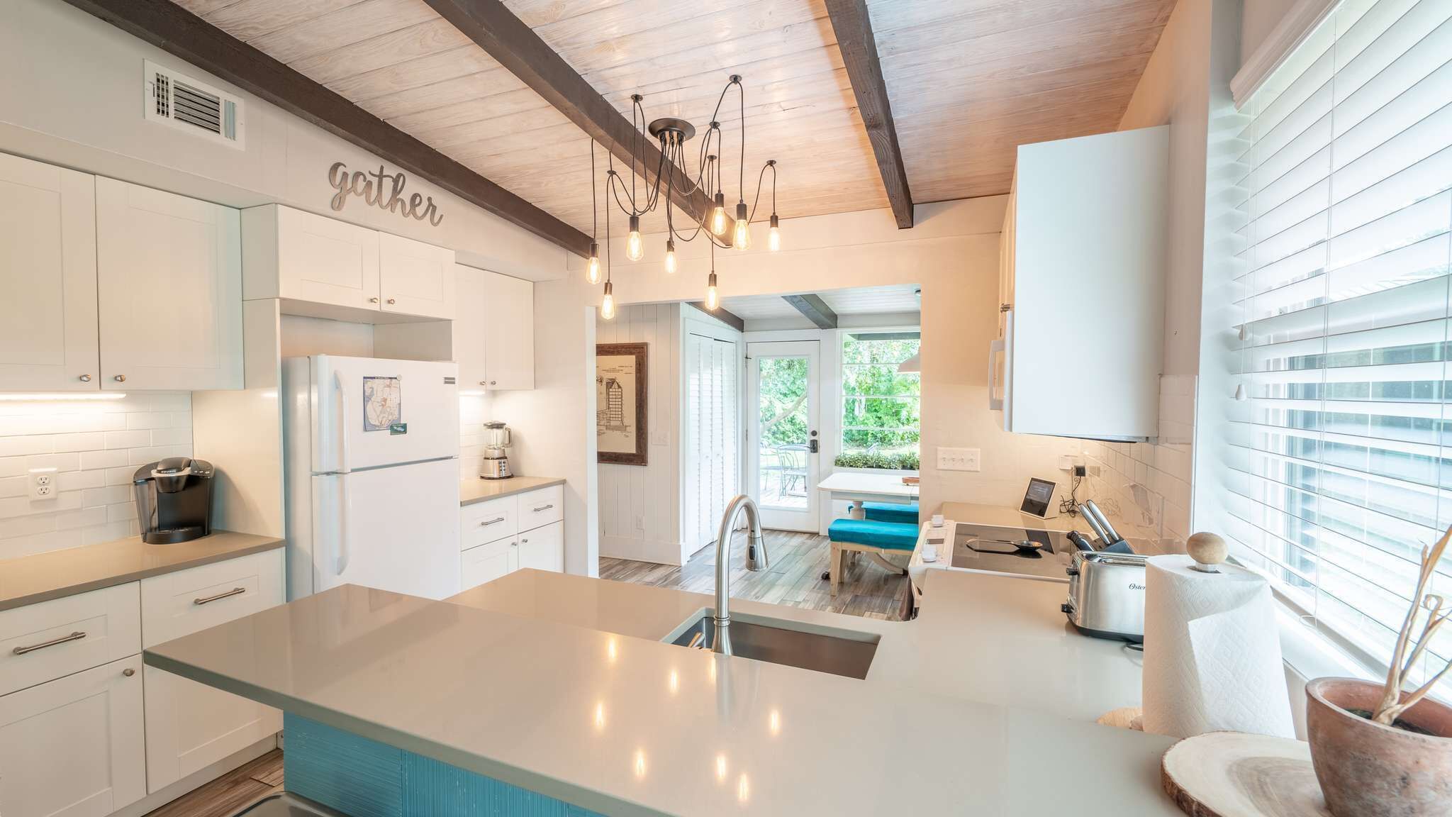 雪櫃、微波爐、焗爐、爐具