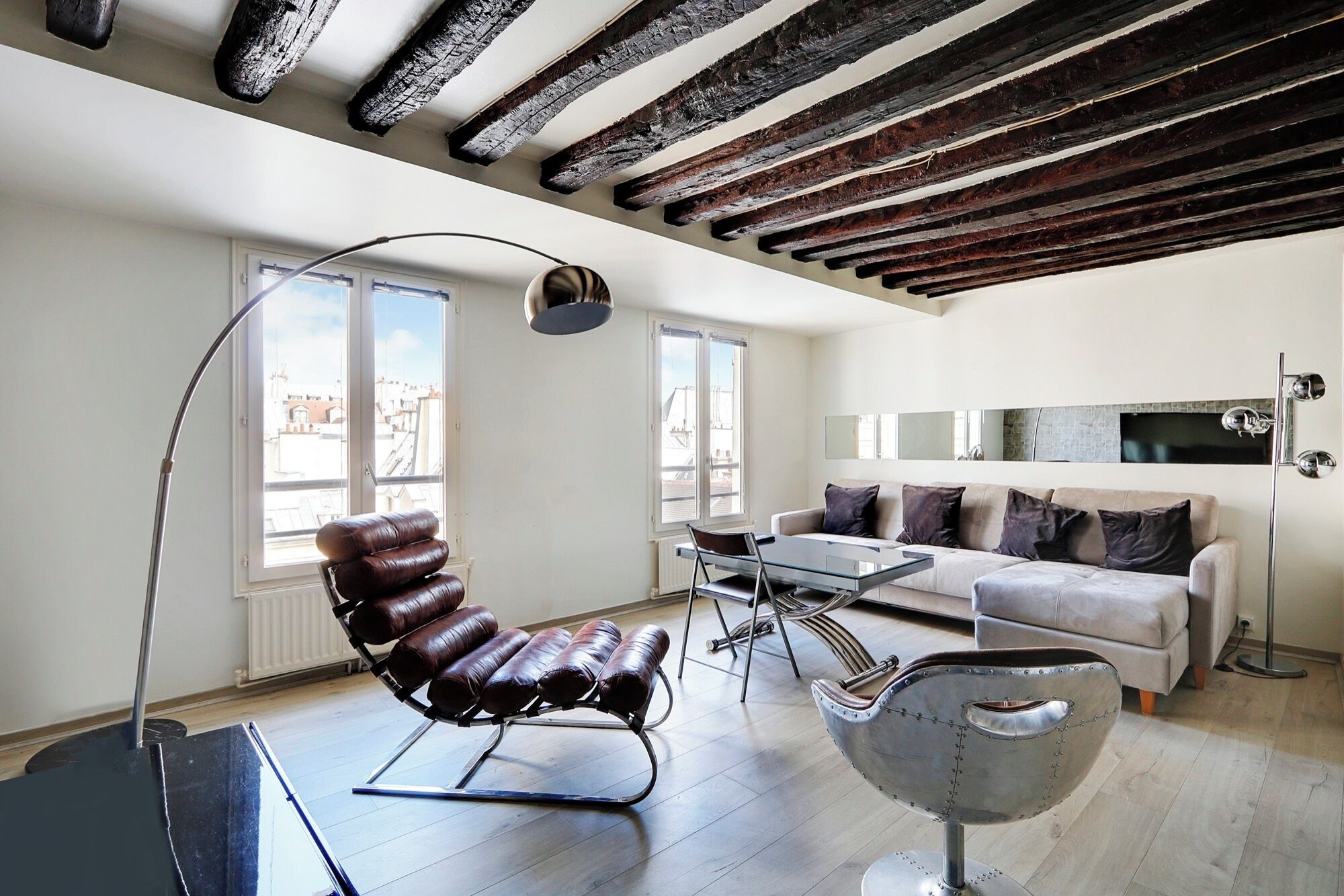 Deluxe Apartment | Living area