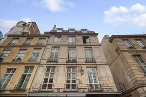 Exterior - MERRIBUILDING (Paris)