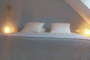 WiFi, bed sheets
