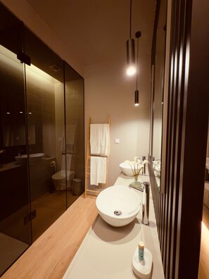Deluxe Studio | Bathroom | Slippers - Casa de Agrelos Country House (Penafiel)