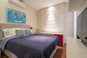 Iron/ironing board, free WiFi - Leblon | 5 min da Praia, com workspace e perto do comércio do bairro - por Casapē Rio (Rio de Janeiro)