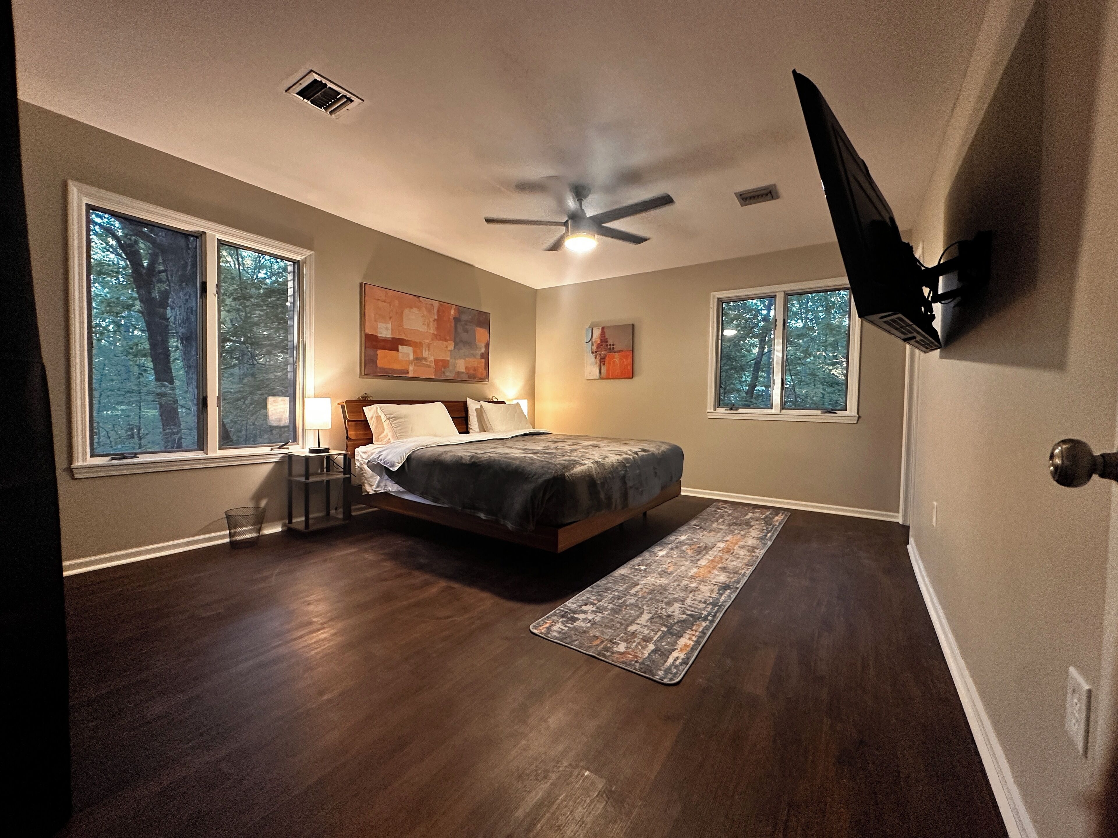 3 室のベッドルーム、アイロン / アイロン台、WiFi、ベッドシーツ