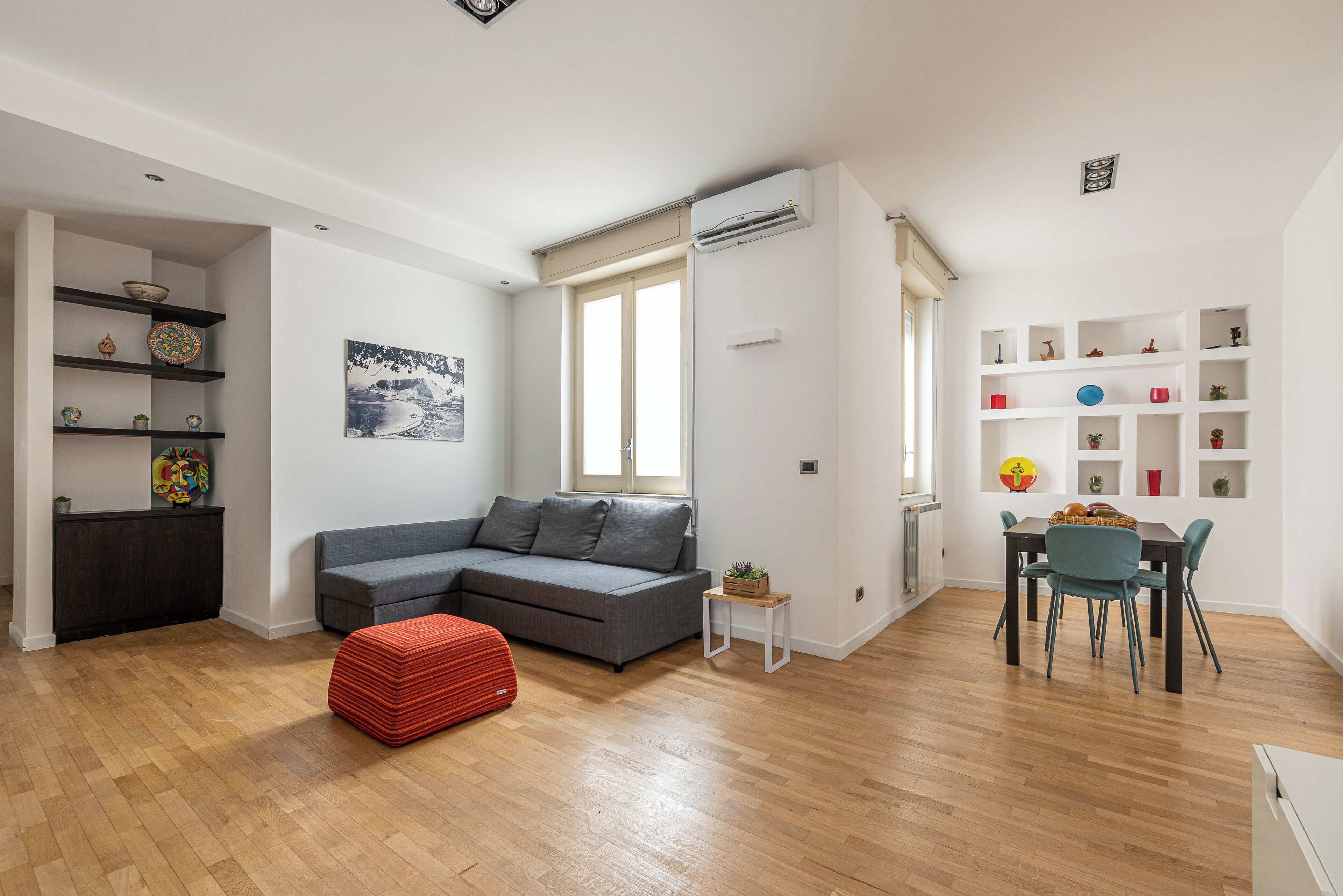 Appartamento Classic, 1 letto queen con divano letto | Area soggiorno | TV 30 pollici con canali satellitari