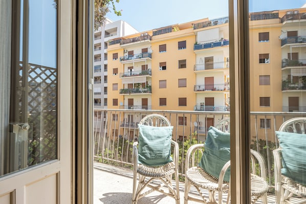 Appartement Confort, 1 lit double et 1 canapé-lit, balcon | Balcon