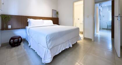 Leblon | Apt com suíte a poucos metros da Praia do Leblon - por Casapē Rio