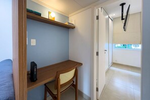 Apartment | Interior - Leblon | Apt com suíte a poucos metros da Praia do Leblon - por Casapē Rio (Rio de Janeiro)