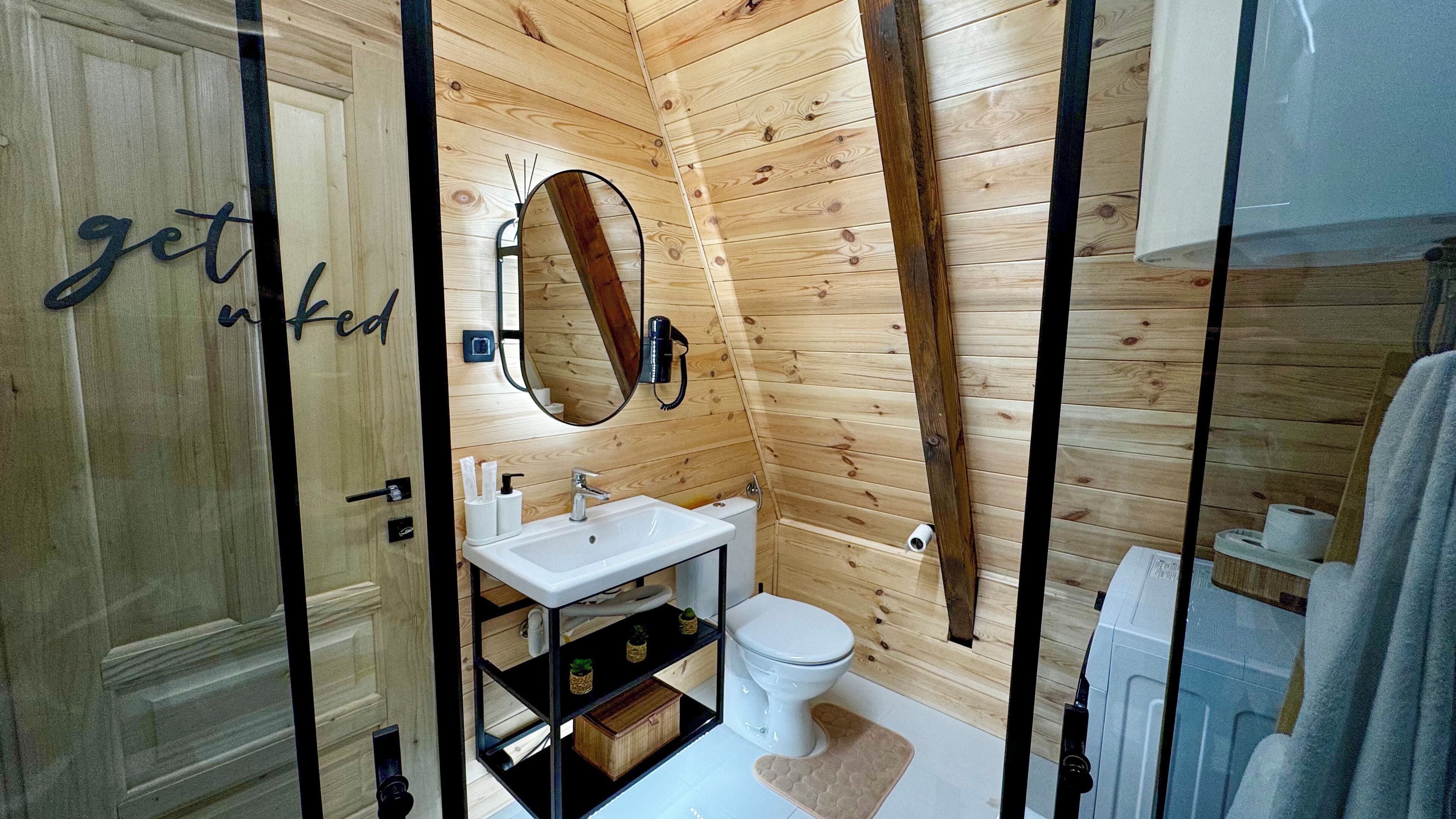 Hårtørrer, håndklæder, Sæbe, Toiletpapir