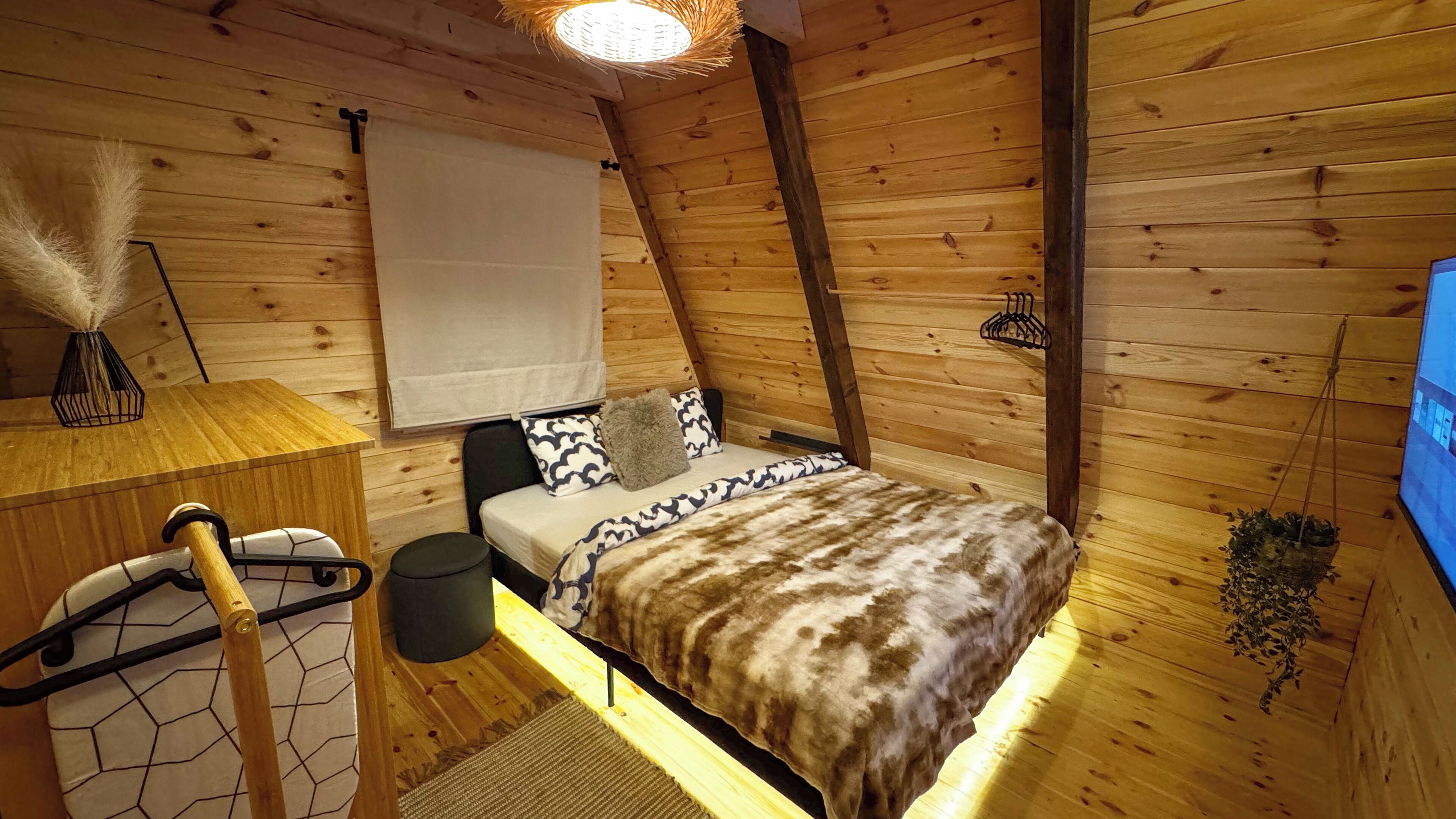 2 chambres, fer et planche à repasser, Wi-Fi, draps fournis